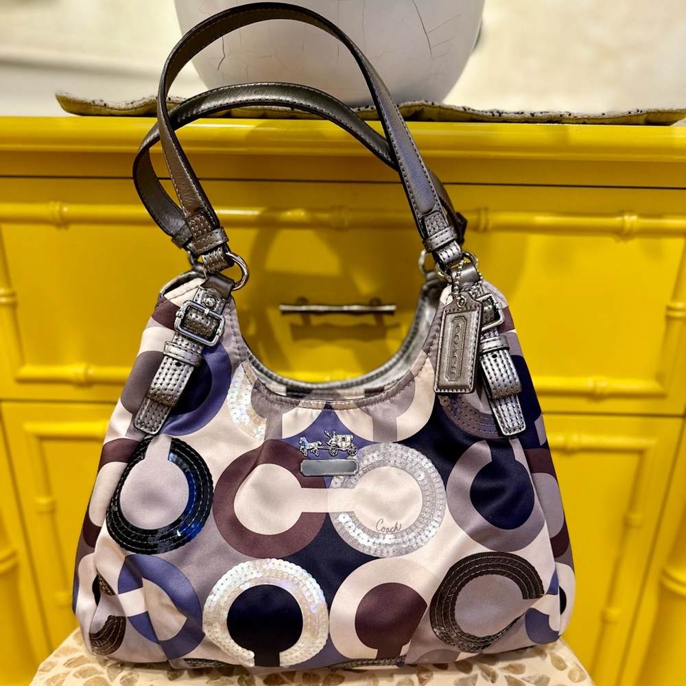 Coach Authentic Signature C’s Shimmer Leather Sho… - image 5